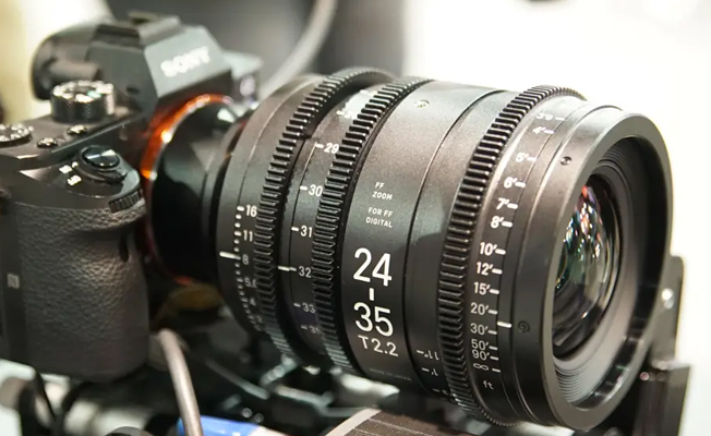 Sigma 24-35mm Zoom Lens (E) Detay
